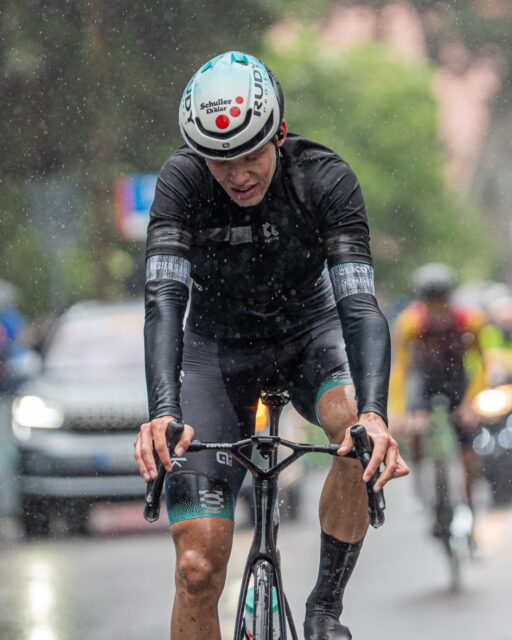 🛡️ Királyszakasz kerékpározásra alkalmatlan időjárásban
_
🛡️ Queen stage in weather unfit for cycling
📸 @lapajhu
#tus_riders #TeamUnitedShipping
