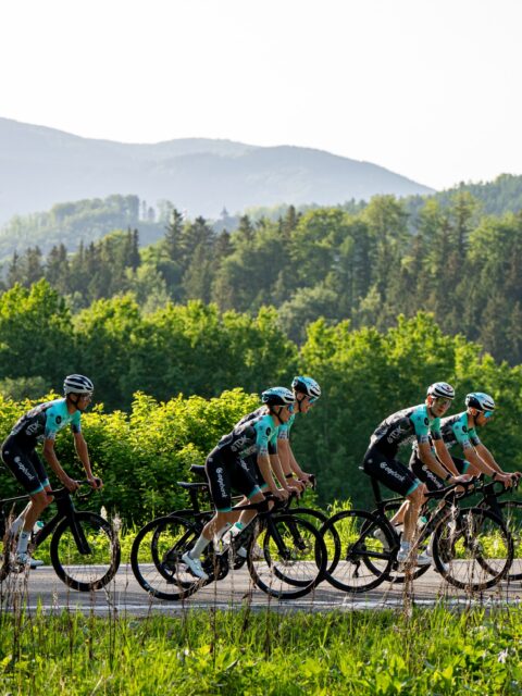 Legkomolyabb átmozgatások ✅
Ma rajt kettőkor 🫡 
@zavodmiruu23 

-

Done with the last training, see you at the start line at 2pm 🫡

@lapajhu 
#tus_riders #TeamUnitedShipping