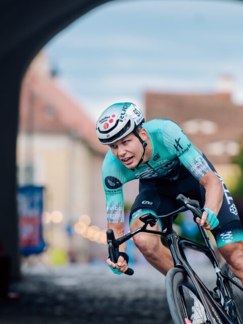 🌌 Evening top 10, and a polka dot jersey! 🇷🇴

Tomáš found his TT legs yesterday afternoon on Stage 1b of the Sibiu Cycling Tour, scoring a top 10 and locking down the Youth jersey!
The whole team did well, with all of us arriving within 30 seconds of each other. We are looking ahead to the next two deadly stages from a very pleasant point of view! 👀

-

Egy top 10-es helyezés és a legjobb fiatalnak járó trikó Tomáštól – ez a tegnap esti, „B” szakasz mérlege. A többiek sem voltak lassúak, a csapatból mindenki 30 másodpercen belül ért célba ma, szóval kiváló pozícióból várjuk a következő szakaszokat! 👀

📸 @tibihila @little.grimm 
#tus_riders #TeamUnitedShipping