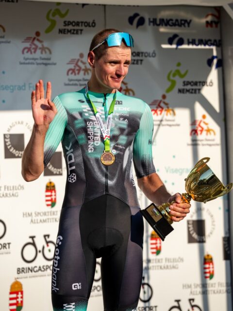 🇭🇺 János újra a dobogón! 🥉

Ismét óriási ride PJ-től: a nap szökéséből hazaérve a harmadik helyen végzett az országos bajnokságon tegnap 🥹

Nagyon meleg és nehéz nap volt. Köszönjük, hogy ennyien szurkoltatok neki és nekünk! 💚

-

A gargantuan ride in the heat from our PJ! 🥹

Following his TT success, yesterday he managed to make it into the right breakaway during the road race as well. The small group of riders eventually reached the finish line ahead of the rest, resulting in another podium for us—this time a third-place finish, thanks to János!

📸 @lapajhu 
#tus_riders #TeamUnitedShipping