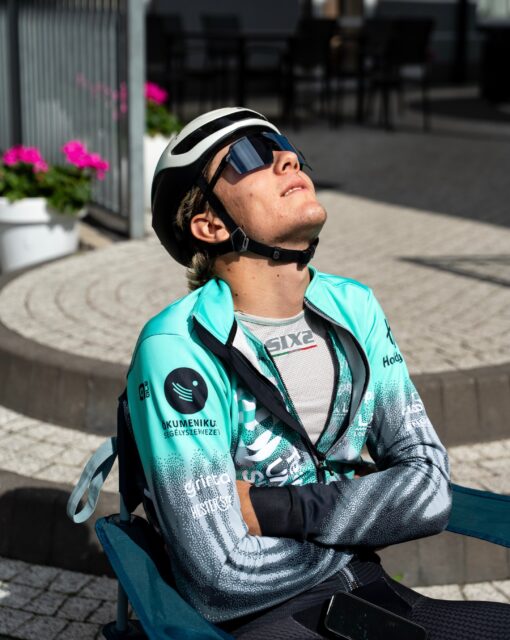 🛡️Stage 3 of Dookoła Mazowsza!
The breakaway that formed on the second lap eventually whittled down to 5 riders and made it all the way to the finish. Unfortunately, we missed the break today. In the peloton behind them, Marko finished 13th in the sprint.
One final stage tomorrow!
-
🛡️3. szakasz a Dookoła Mazowsza-n!
A második körben kialakult elmenés a végére 5 főre morzsolódott le, és végül haza is ért. Sajnos mi lemaradtunk a szökésről. A mezőnyben mögöttük Márkó a 13. helyen zárt a mezőnybefutón.
Holnap jön az utolsó szakasz!
📸 @lapajhu
#tus_riders #TeamUnitedShipping