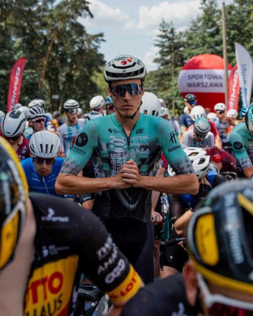 🛡️That’s a wrap on Dookoła Mazowsza!
Our plan was to stay active and cover every move. The team gave it everything—Erik, Csongi, Andris, Drakos, and Marko were all trying, but the peloton kept every attempt under 30 seconds.
In the end, Marko was left on his own for the final sprint. Wishing Zétény a speedy recovery after an early crash that needed stitches in his knee!
Tomorrow we’re back in action at Puchar MON!
-
🛡️Ez volt a Dookoła Mazowsza!
A terv az volt, hogy aktívak maradjunk és minden elmenésben ott legyünk. A srácok mindent beletettek, Erik, Csongi, Andris, Drakos és Márkó is próbálkozott, de a mezőny semmit nem engedett el 30 másodpercnél messzebbre.
A végén Márkó egyedül maradt a sprintben. Zéténynek pedig mielőbbi gyógyulást kívánunk, aki a szakasz elején bukott és össze kellett varrni a térdét.
Holnap már jön is a Puchar MON egynapos, ezzel zárjuk a túránkat!
📸 @lapajhu
#tus_riders #TeamUnitedShipping
