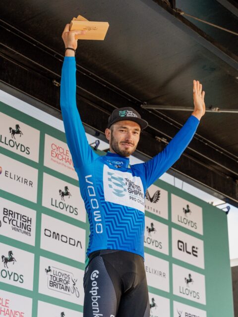 🔵 Still in blue!
Super tough day in the saddle, but Michal and the team managed to keep the blue jersey before the last stage. Thanks to the WorldTour teams, today was just another level of racing—even getting into the break was barely an option. Tomorrow will be tough, but we are ready! 

-

A mai volt a legkeményebb napunk az idei Brit körön, a nagy csapatok teljesen másik szinten versenyeztek. Ezzel együtt mindenki megint keményen dolgozott, és a hegyi trikó még mindig nálunk van az utolsó szakasz előtt. Nem lesz könnyű, de készen állunk! 🫡

📸 @lapajhu 
#tus_riders #TeamUnitedShipping