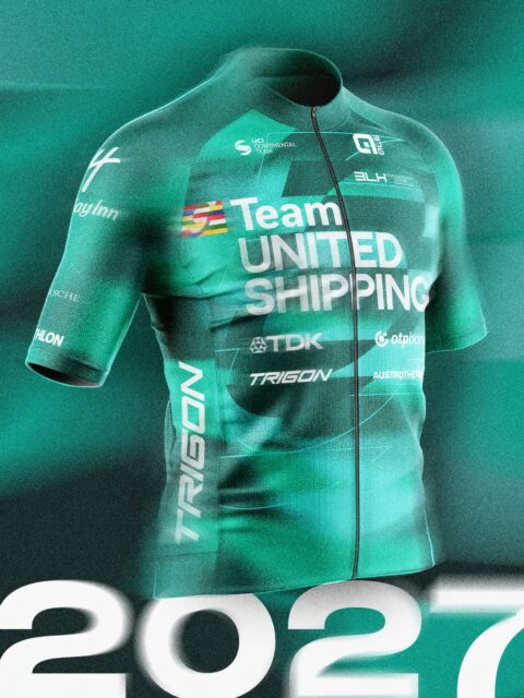 Jerseymaxxing 2027 🔥

If you are looking for your favorite TUS riders in the peloton next year, this is the jersey you have to look for. 
Still green, still @alecyclingofficial and still full of great sponsors 💚
And the best part? It is already available for preorder! Christmas gift, anyone?

LINK IN BIO

-

Maradunk zöldek 2027-ben is, íme a jövő évi mezünk!
Új dizájn a megszokott színekben, a megszokott gyártóval, valamint új és visszatérő támogatóink logóival.
Sokat várni sem kell rá, már előrendelhető a webshopban 💸

LINK A BIOBAN!

🎨 @jkbrkb
#tus_riders #TeamUnitedShipping