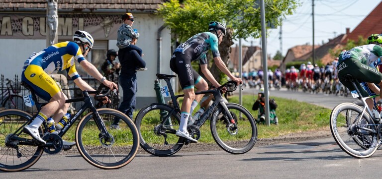 White Jersey Glory in the Crosswinds chaos