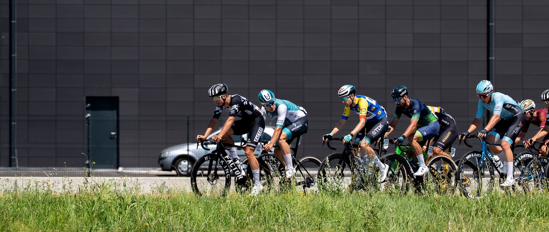 White Jersey Saved on a Scorching Day of Continental Defiance